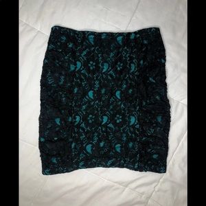 Fitted skirt